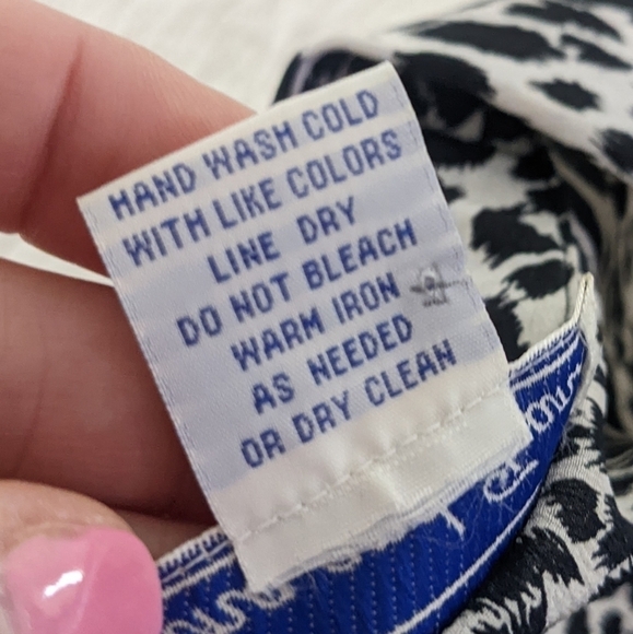 VINTAGE Anna and Frank 100% Silk Blouse Black and White Animal Print L - Picture 2 of 12